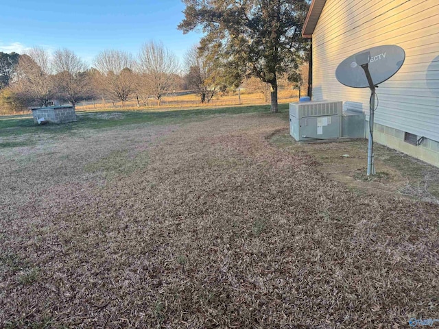 view of yard with cooling unit