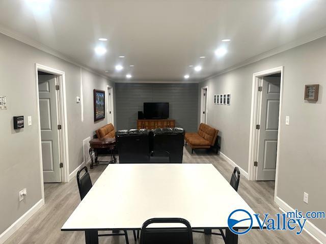 173 N Seneca Dr, Trinity, AL 35673 - dining space featuring ornamental molding, light wood-style flooring, baseboards, and recessed lighting