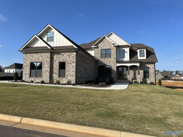 view of front of property with a front yard