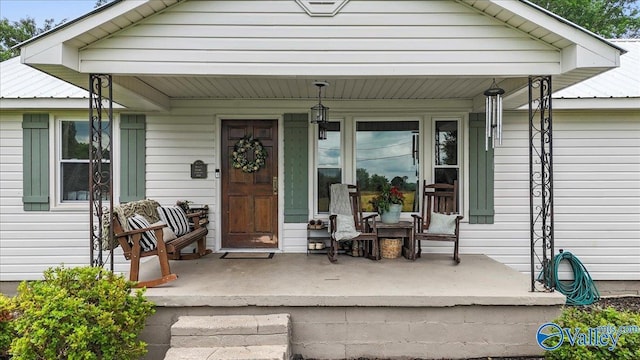 1760 Horseshoe Bend Rd, Scottsboro, AL 35769 - view of exterior entry with a porch