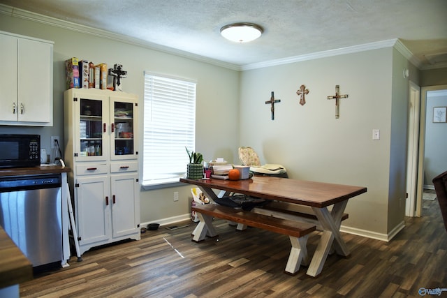 dining space featuring dark wood-type flooring, baseboards, and ornamental molding