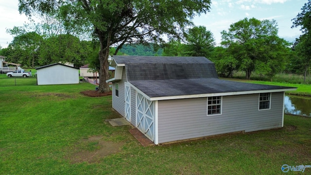 view of outdoor structure with an outdoor structure