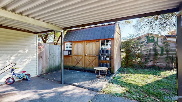 view of outdoor structure featuring a yard