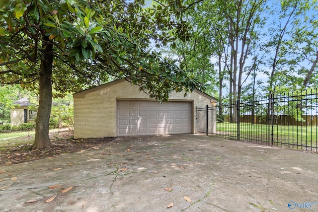 105 Hastings Rd, Athens, AL 35613 - view of detached garage