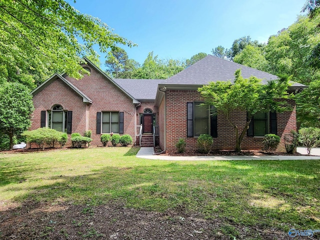 view of front of house with a front lawn