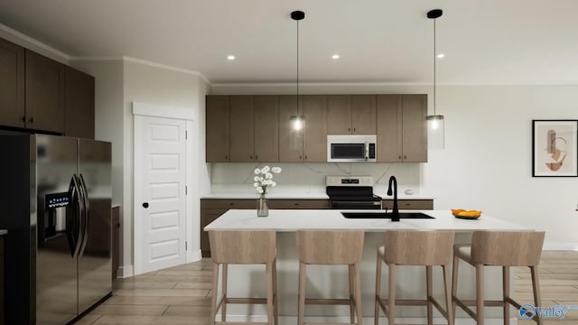 kitchen with crown molding, electric range oven, light wood-type flooring, a sink, and stainless steel fridge with ice dispenser