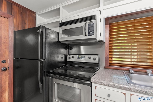 kitchen featuring stainless steel appliances and sink