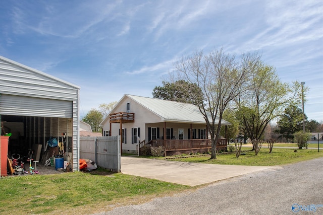 exterior space with a front yard