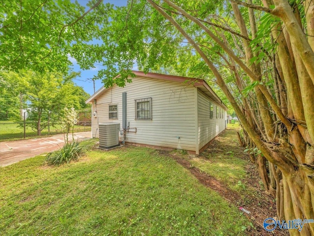 201 10th Ave NW, Decatur, AL 35601 - view of home's exterior featuring central AC