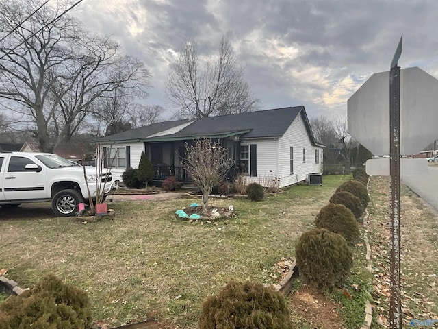 1207 N Houston St N, Athens, AL 35611 - view of front of house featuring a front yard