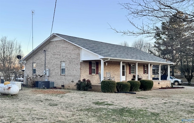 view of front of house featuring covered porch