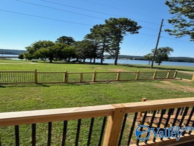 view of yard featuring a water view