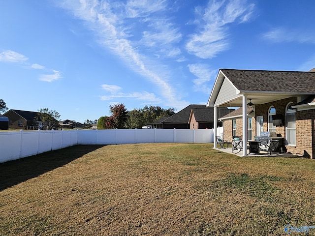 view of yard featuring a patio