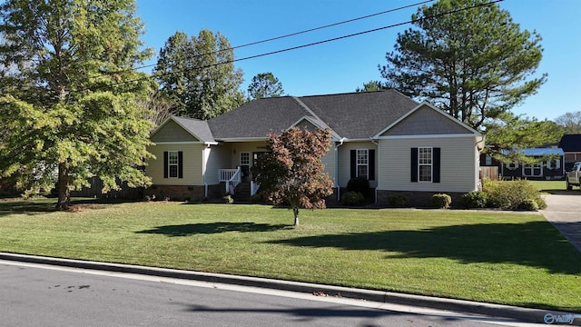 view of front facade with a front yard