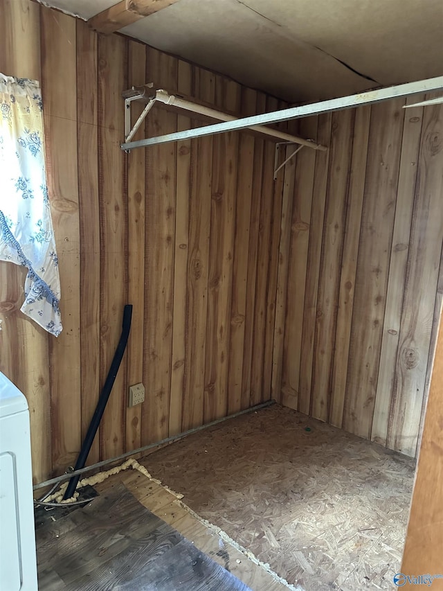 storage with washer / clothes dryer