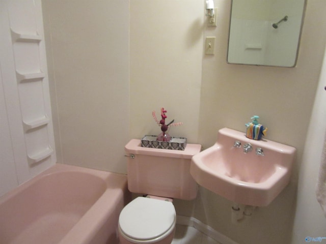 3201 Holmes Ave, Huntsville, AL 35816 - full bath with toilet and washtub / shower combination