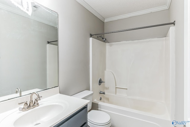 full bathroom featuring a textured ceiling, washtub / shower combination, toilet, vanity, and ornamental molding