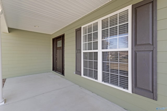 view of patio featuring covered porch