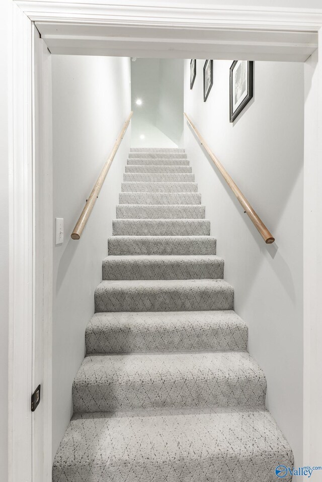 15153 Hobbs Rd, Athens, AL 35614 - view of stairway