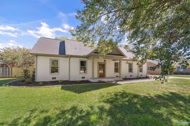 view of front of home featuring a front yard