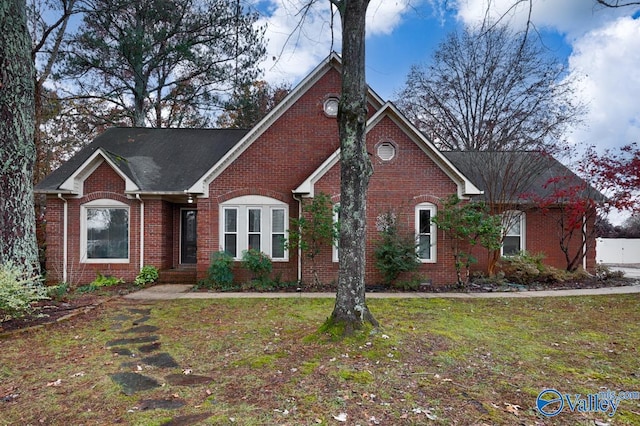 view of front of house with a front yard