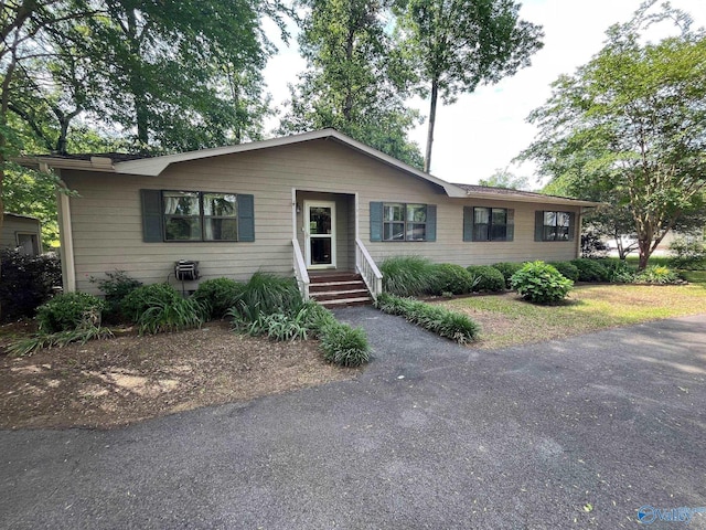 136 Atnip Dr, Scottsboro, AL 35769 - view of ranch-style home