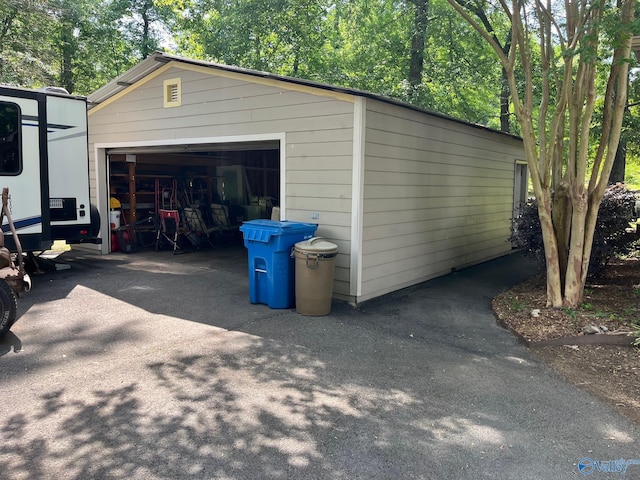 136 Atnip Dr, Scottsboro, AL 35769 - view of detached garage