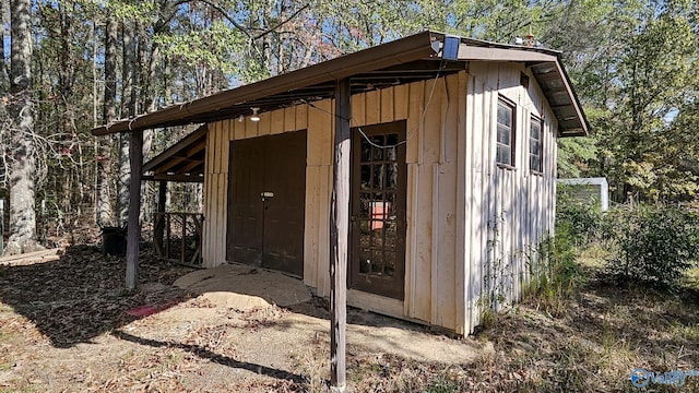 view of outbuilding