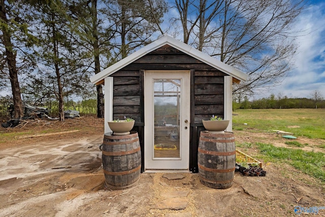 view of outdoor structure featuring an outdoor structure