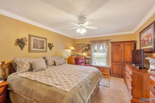 bedroom with light carpet, a textured ceiling, ornamental molding, and ceiling fan