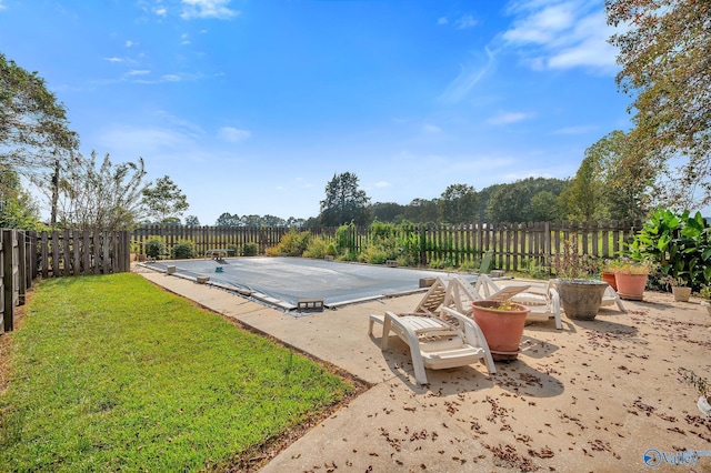 view of yard with a patio