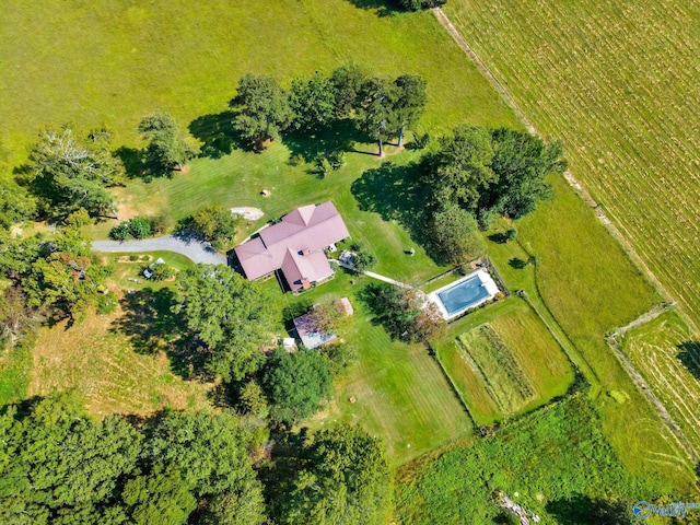 birds eye view of property featuring a rural view