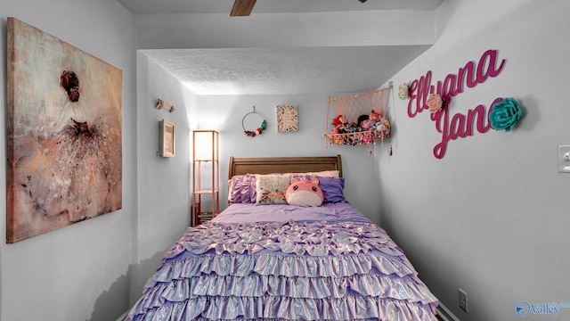 111 Althea St, Gadsden, AL 35904 - bedroom with a ceiling fan