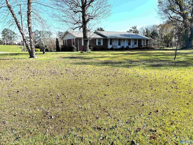 view of front of house with a front yard