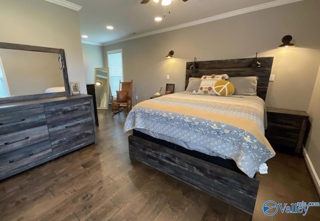 bedroom with baseboards, ceiling fan, ornamental molding, wood finished floors, and recessed lighting