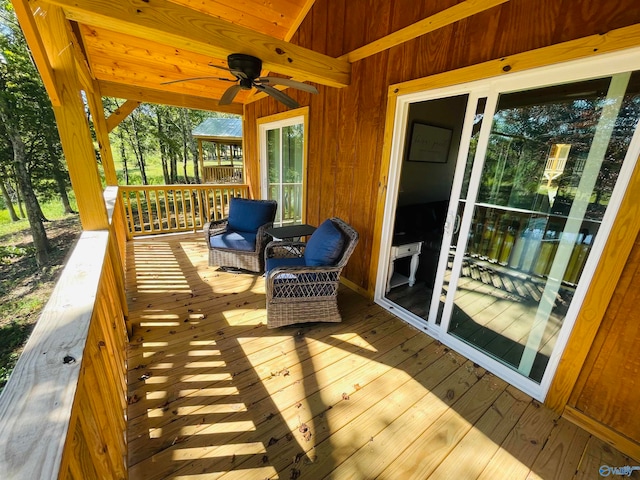 deck with ceiling fan