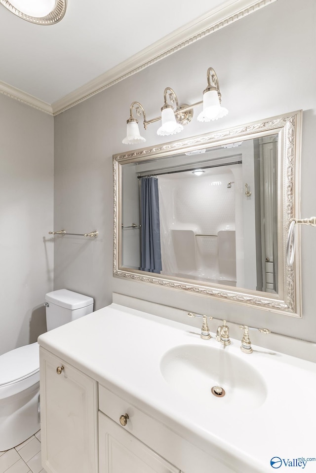 bathroom with a shower with curtain, toilet, ornamental molding, and vanity