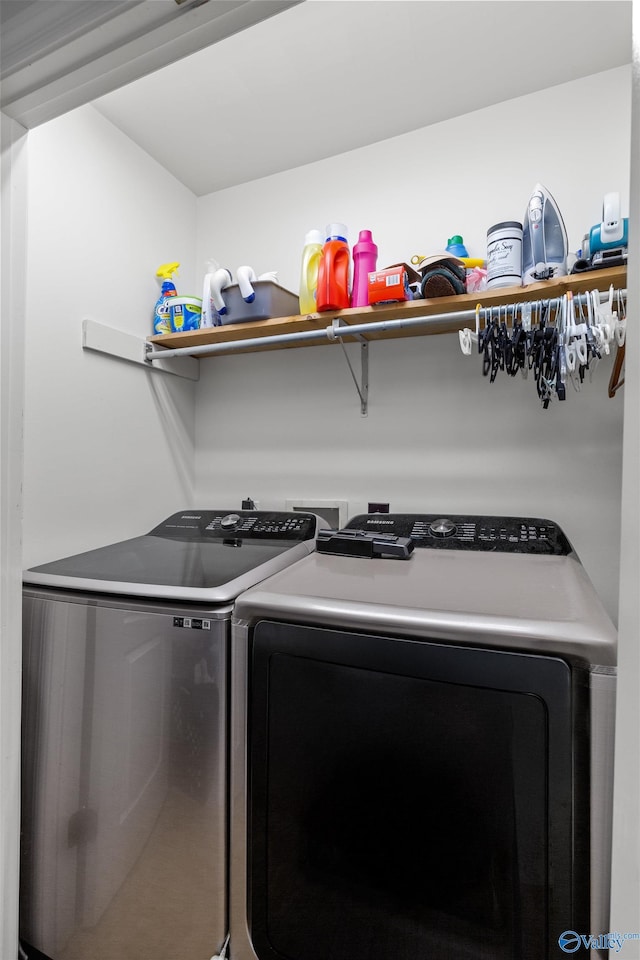 702 5th Ave SE, Cullman, AL 35055 - laundry area with washer and clothes dryer and laundry area