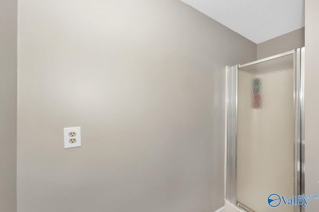 9046 Sugar Tree Trl, Huntsville, AL 35802 - bathroom featuring a shower stall