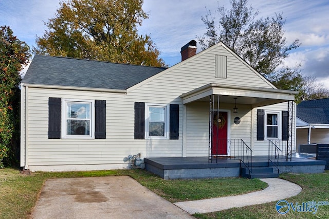 view of front of home with covered porch