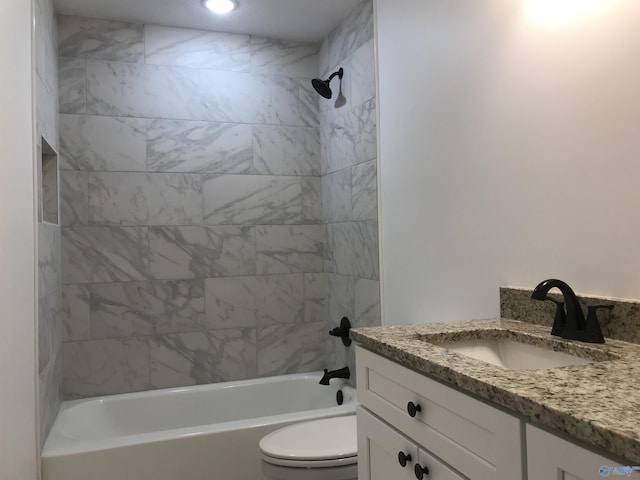 716 Ruby St, Gadsden, AL 35901 - full bath featuring vanity, tub / shower combination, and recessed lighting