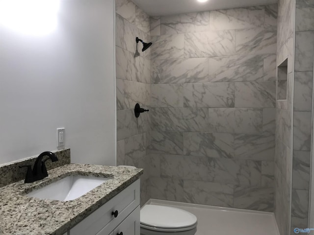 716 Ruby St, Gadsden, AL 35901 - full bathroom with tiled shower and vanity