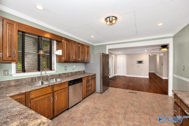 kitchen with recessed lighting, stainless steel appliances, and a sink