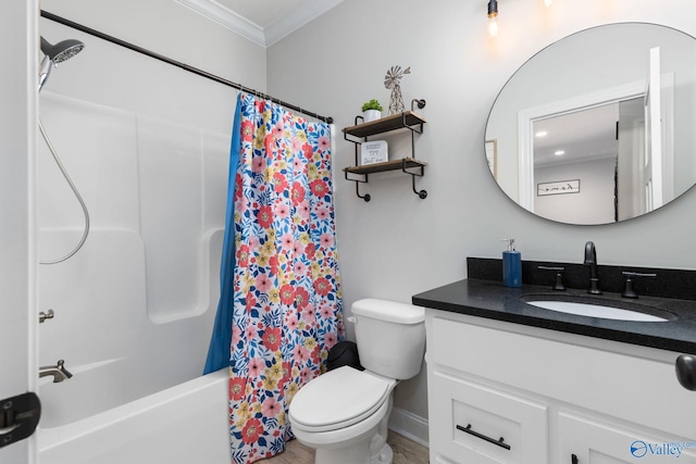 full bathroom with shower / tub combo with curtain, vanity, toilet, and crown molding