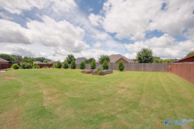 16675 Bellewood Dr, Athens, AL 35613 - view of yard featuring a vegetable garden