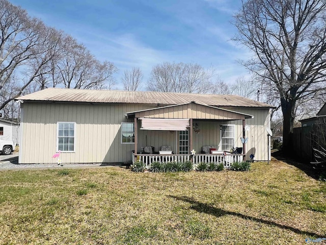 450 County Road 803, Centre, AL 35960 - view of front facade with metal roof and a front lawn