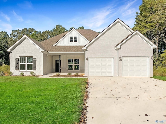 view of front facade featuring a garage and a front yard