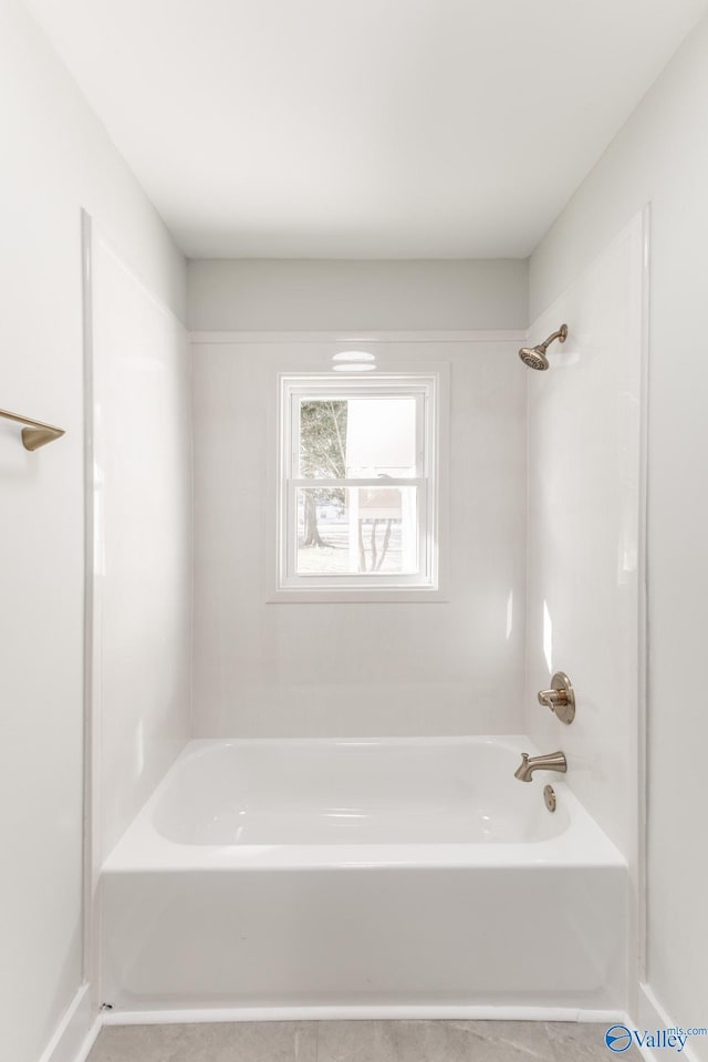 full bath with bathtub / shower combination