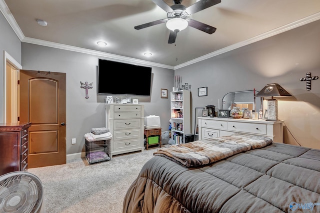 carpeted bedroom with ceiling fan, baseboards, crown molding, and recessed lighting