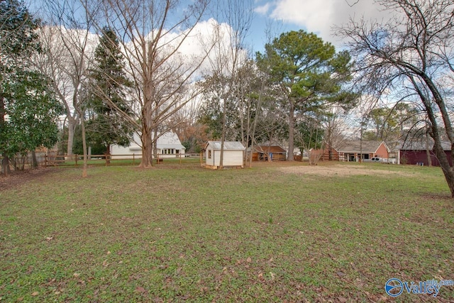 view of yard with a shed